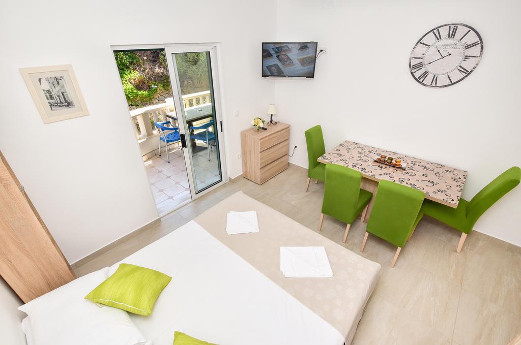 Apartments Mustapic Makarska Exterior foto